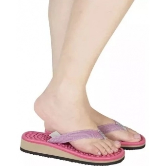 Chinelo anabela dedo